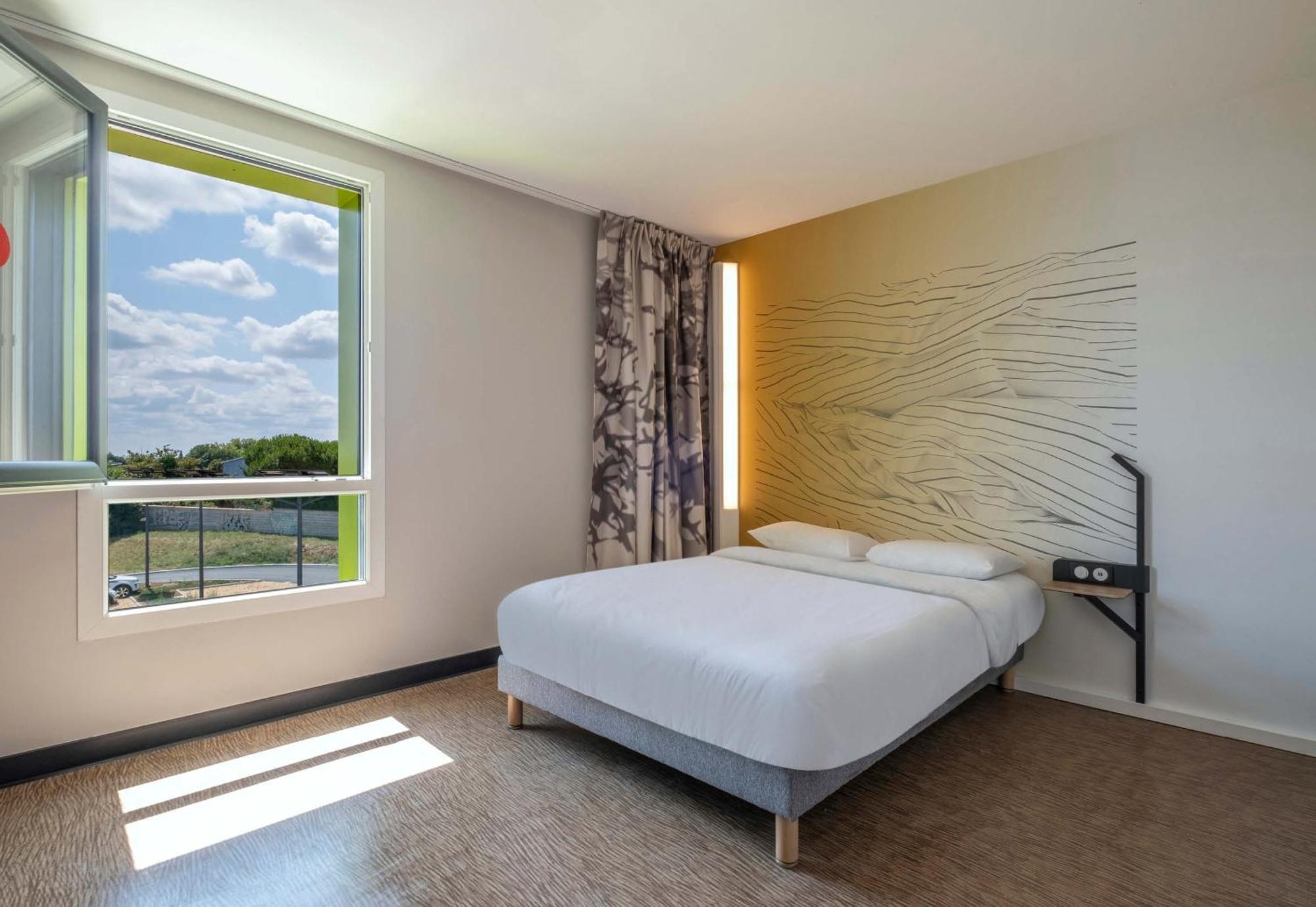 B&B Hotel Saintes Zewnętrze zdjęcie