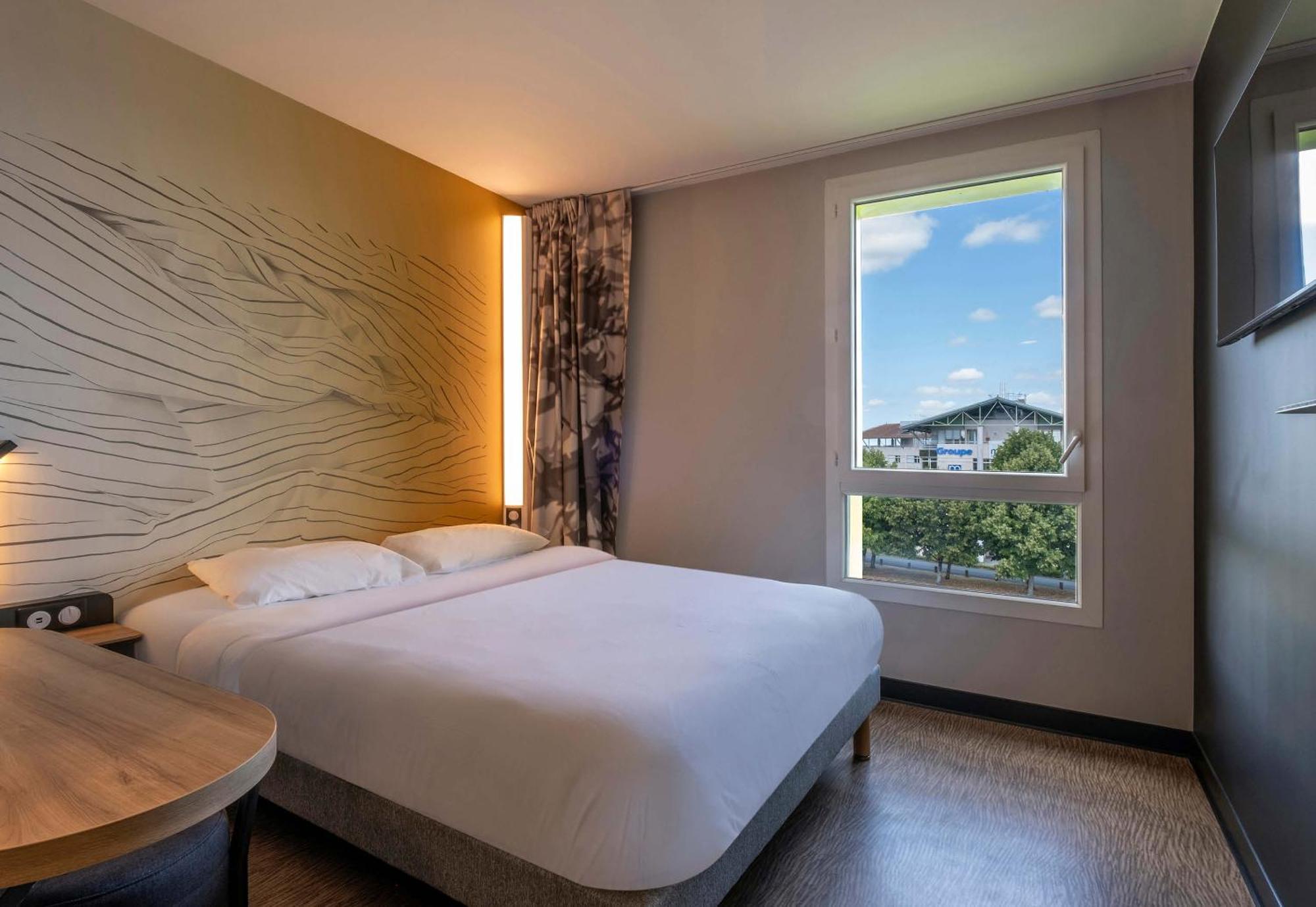 B&B Hotel Saintes Zewnętrze zdjęcie