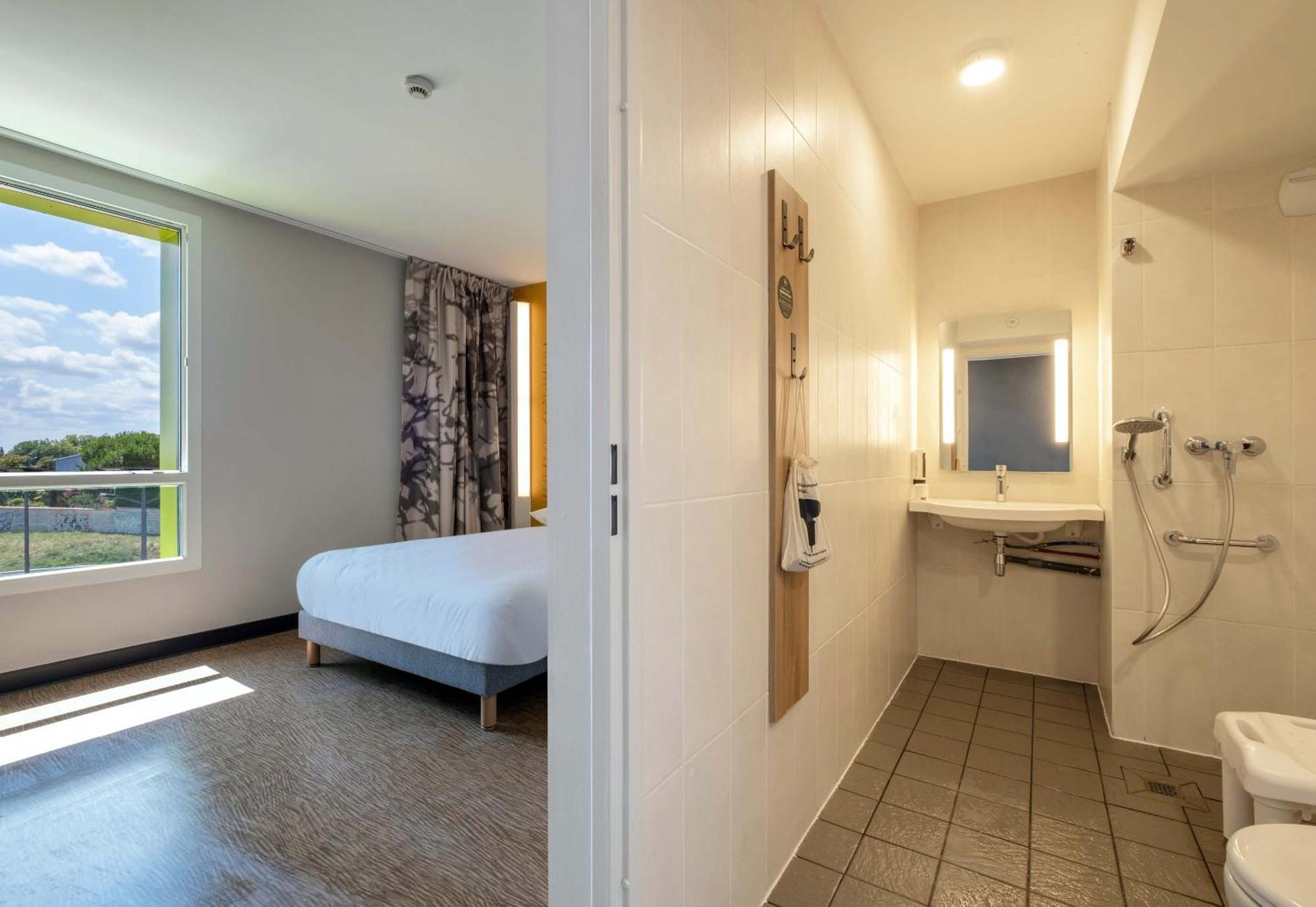 B&B Hotel Saintes Zewnętrze zdjęcie